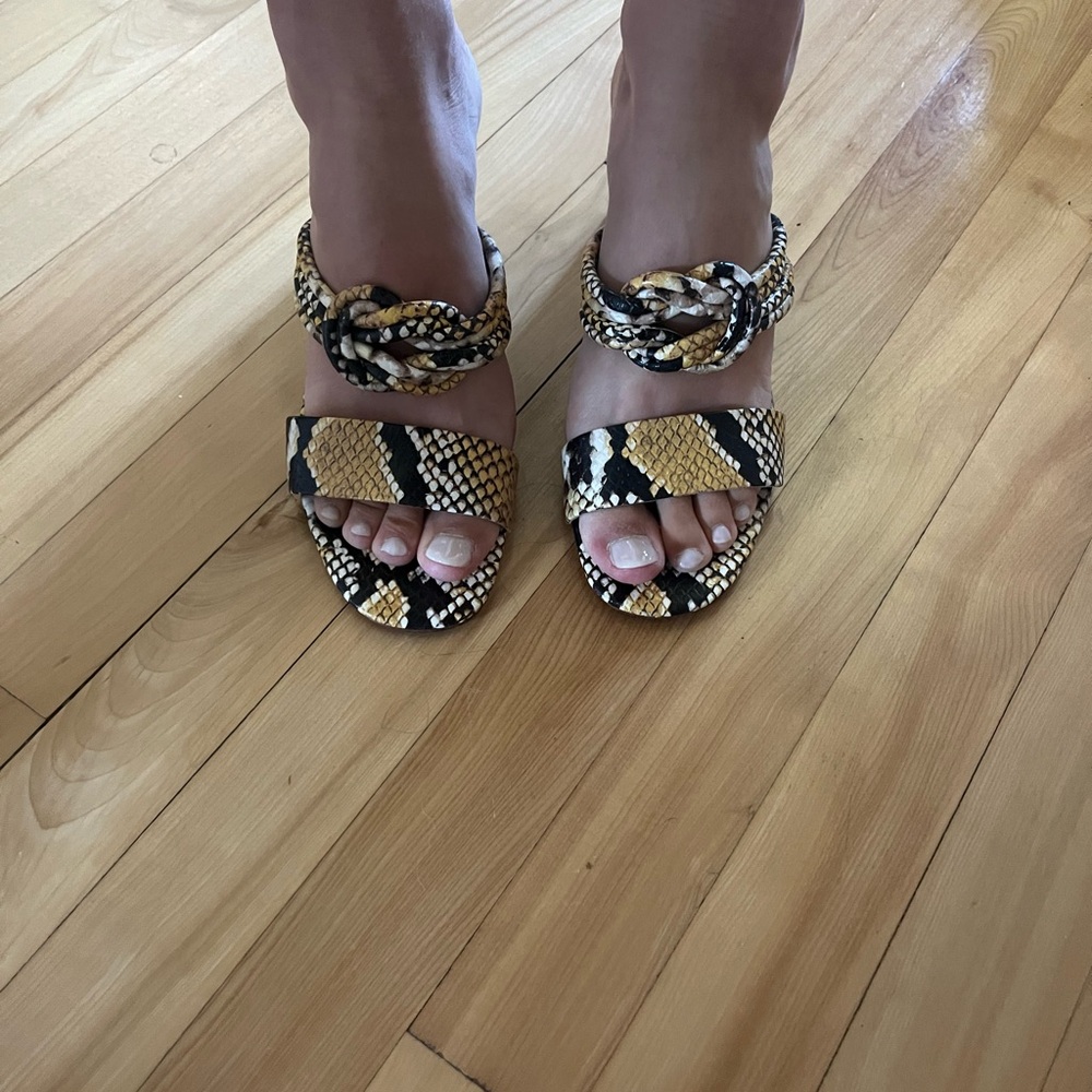Women's Snakeskin Pattern Sandals 🐍